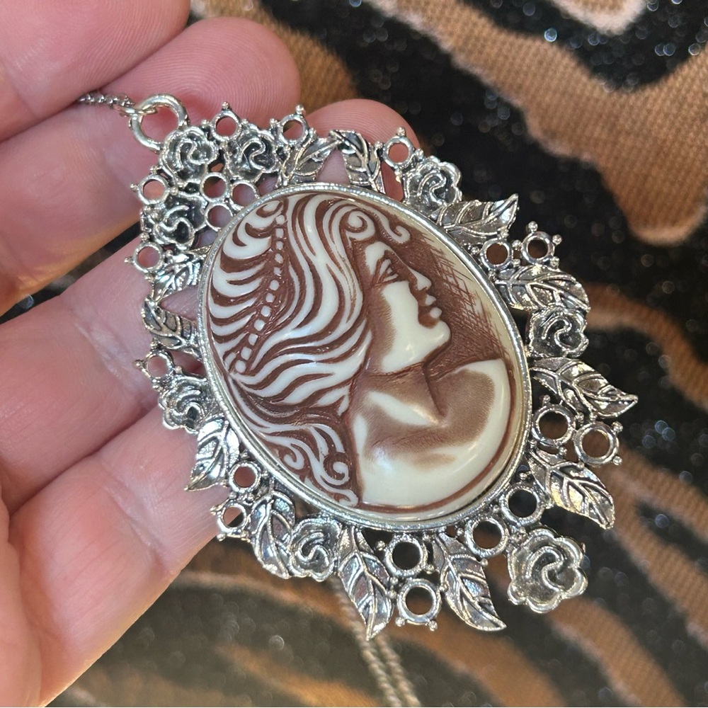 Handcrafted vintage high dome Victorian lady cameo pendant on chain necklace
